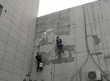 景泰楼顶漏水维修公司分享下景泰外墙防水的注意事项